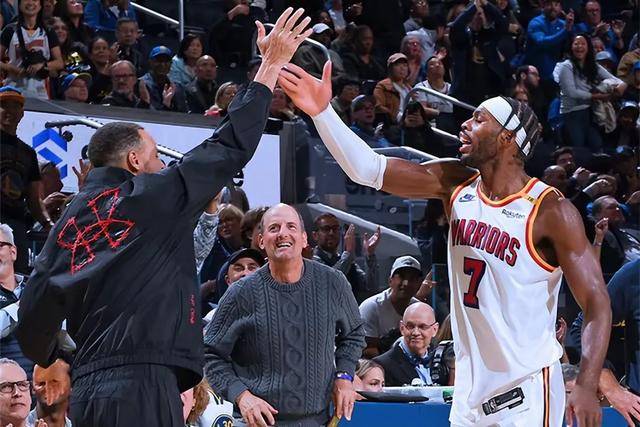 中国首场FIS室内滑雪赛事在深圳·前海冰雪世界启幕