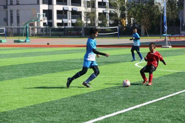 巴萨有意曼联前锋拉什福德 可能租借方式加盟巴萨