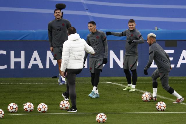 萨林杰32+15+11深圳胜上海 刘铮20分周鹏15分